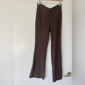 Groove Super-High-Rise Flared
Pant Nulu *Regular